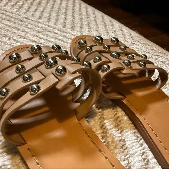 EUC-Marc Fisher LTD Womens Pacca Leather Studded Slide Sandals sz8 - Picture 2 of 5
